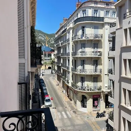Charme, Commerces, Restaurants, Gare, Climatisation, Vaste Entierement Equipe Apartament
