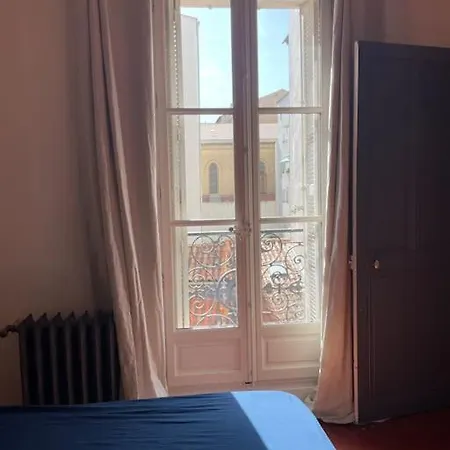 Charme, Commerces, Restaurants, Gare, Climatisation, Vaste Entierement Equipe Apartman *