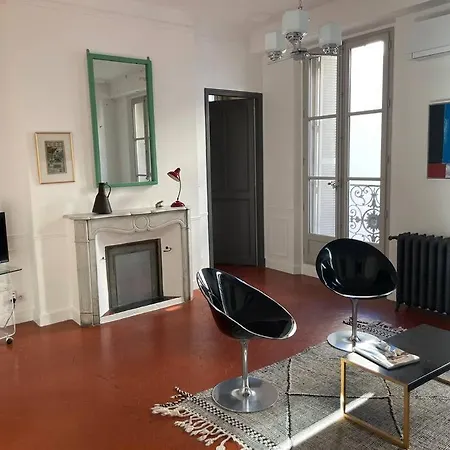 Apartamento Charme, Commerces, Restaurants, Gare, Climatisation, Vaste Entierement Equipe *